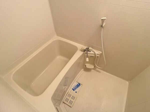 バス／シャワールーム等(他の部屋の写真です)
