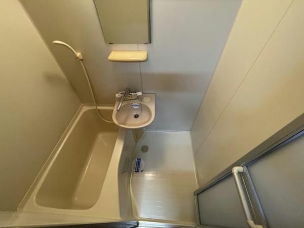 バス／シャワールーム等(他の部屋の写真です)
