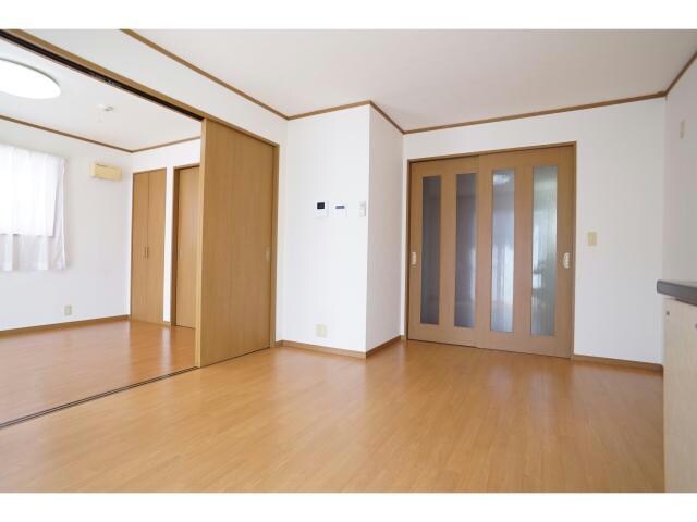 物件内観写真4　(別の部屋の写真です)