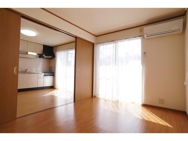 物件内観写真6　(別の部屋の写真です)