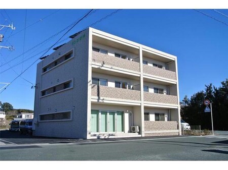 クローバー外観写真
