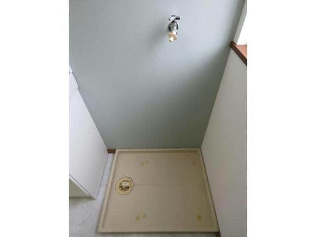 物件内観写真11　(洗濯機置場)