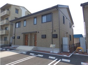 レガーロ・秋里外観写真