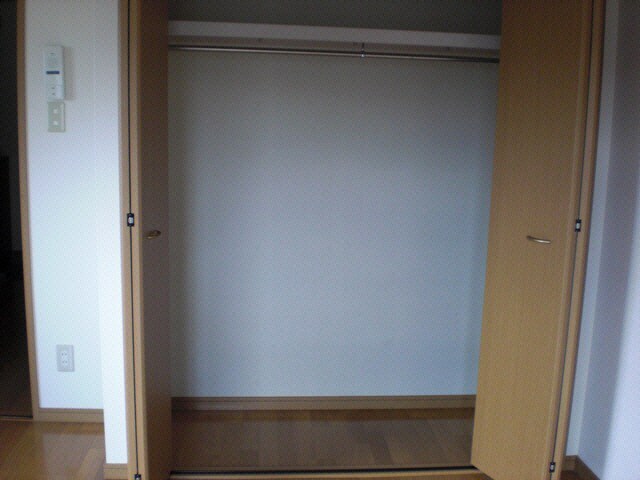 物件内観写真5　(収納)