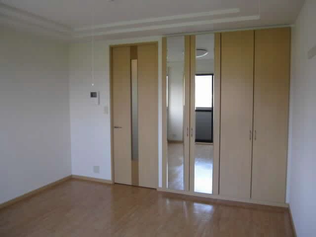 物件内観写真3　(洋室)