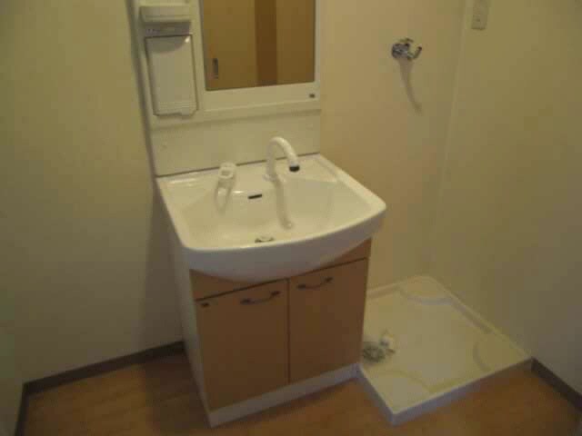 物件内観写真8　(洗面室)