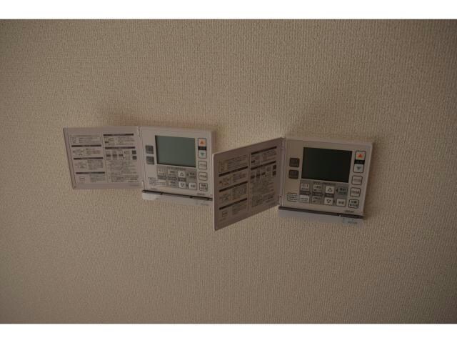 物件内観写真7　(床暖房は各部屋で細かな設定が可能です☆)