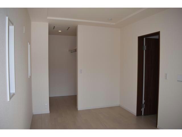 物件内観写真22　(主寝室)