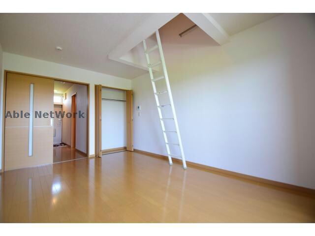 物件内観写真6　(屋根裏にロフト付いてます♪)