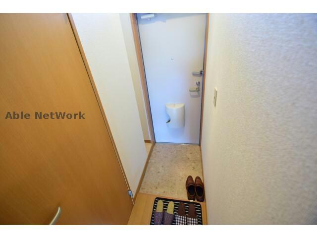 物件内観写真15　(玄関回りです。)