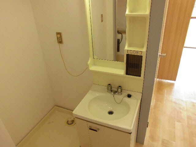 物件内観写真5　(洗面・脱衣所)