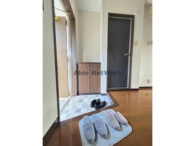 物件内観写真13　(玄関)