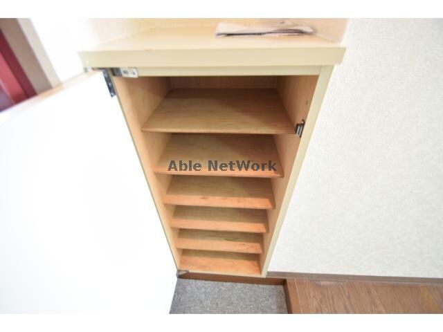 物件内観写真12　(下駄箱)