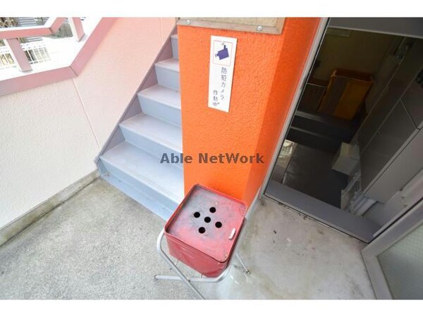 エントランス部分(喫煙所)