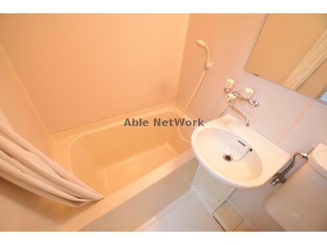 物件内観写真18　(バス・洗面)