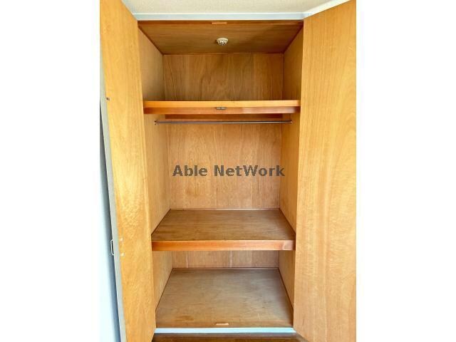 物件内観写真29　(洋室の収納)