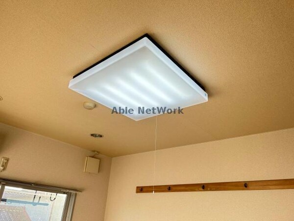 その他設備(洋室の照明)