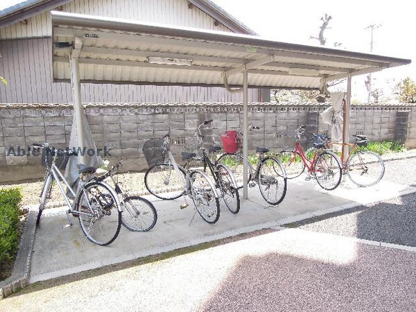 駐輪場(駐輪場)