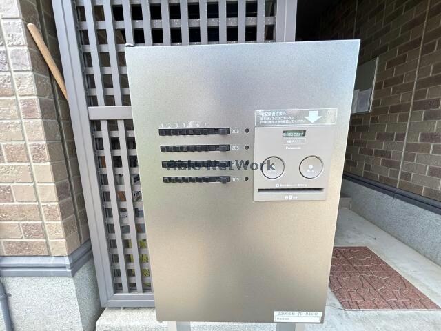 物件外観写真8　(宅配ボックス)