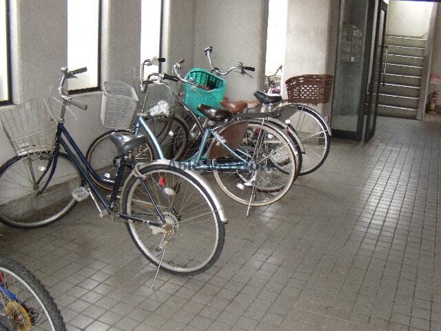 物件外観写真5　(駐輪場)