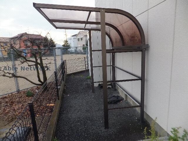 物件外観写真4　(駐輪場)