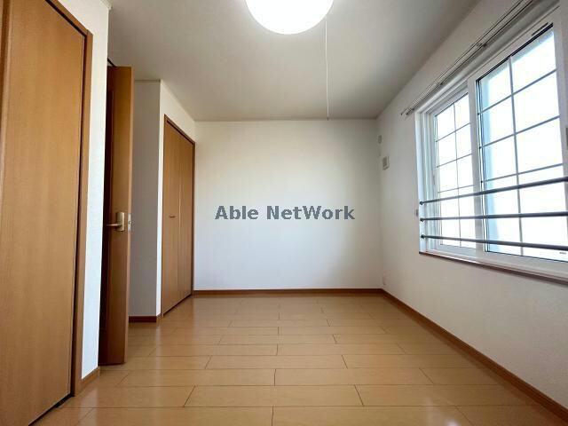 物件内観写真13　(洋室6帖)