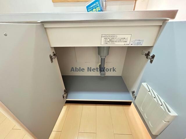 物件内観写真25　(キッチン下収納)