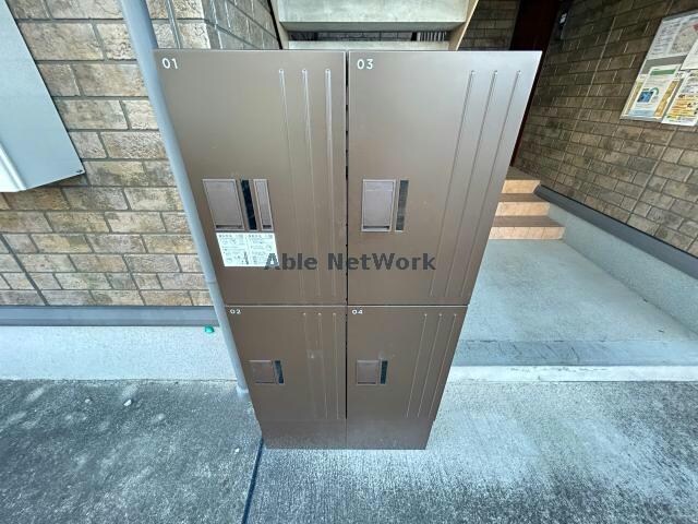 物件外観写真4　(宅配ボックス)