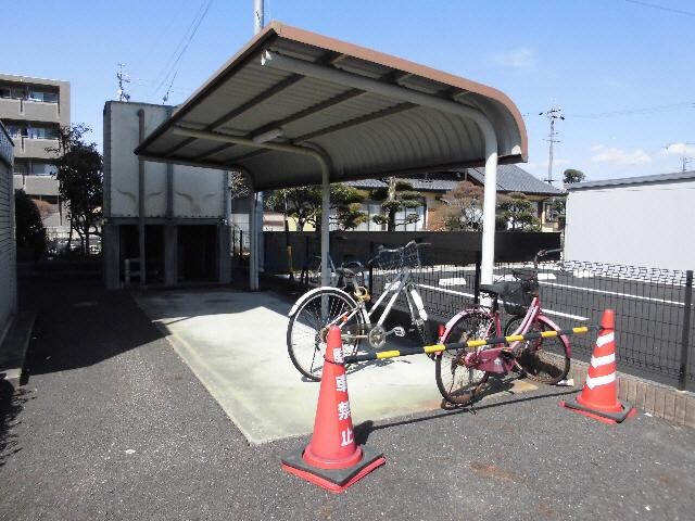 物件外観写真5　(駐輪場)