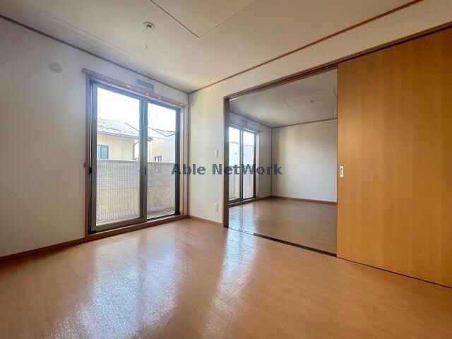 物件内観写真28　(洋室②6.3帖)