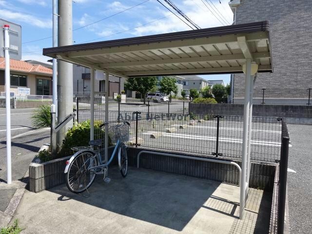 物件外観写真11　(駐輪場)