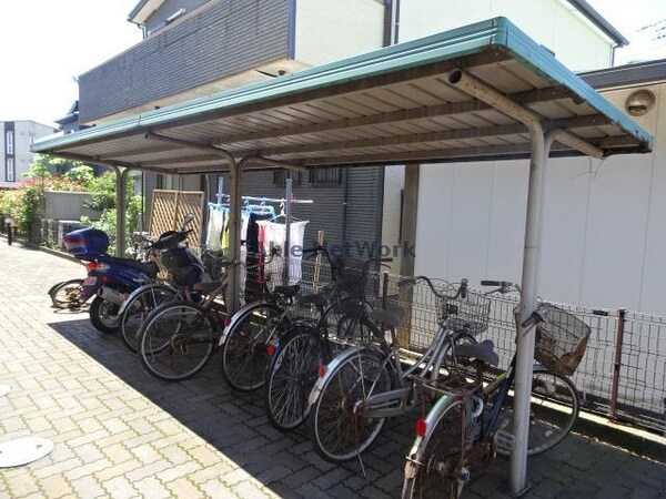 駐輪場(駐輪場)