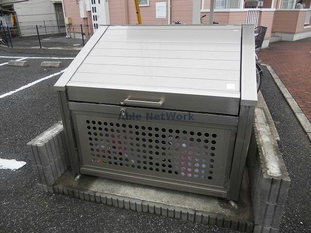 物件外観写真13　(敷地内ゴミ置き場)