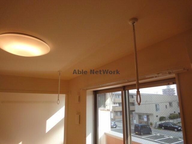 物件内観写真21　(室内物干し)