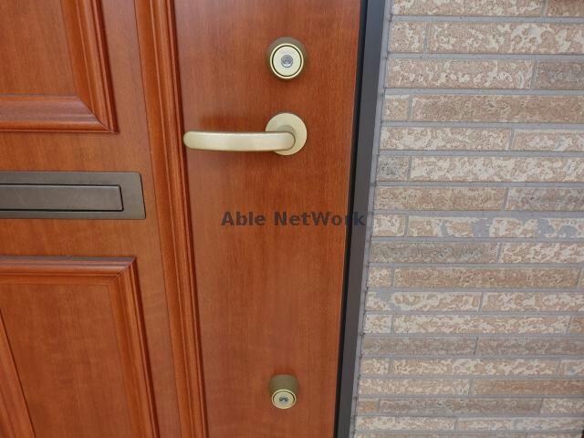 物件外観写真9　(ダブルロックキー)