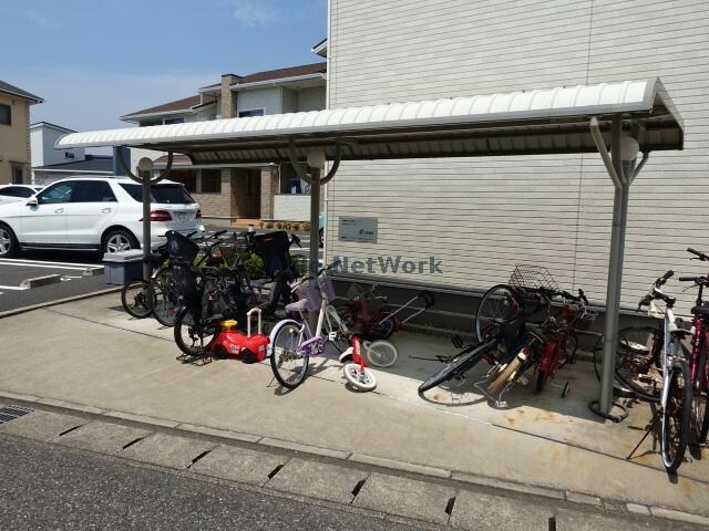 物件外観写真14　(駐輪場)