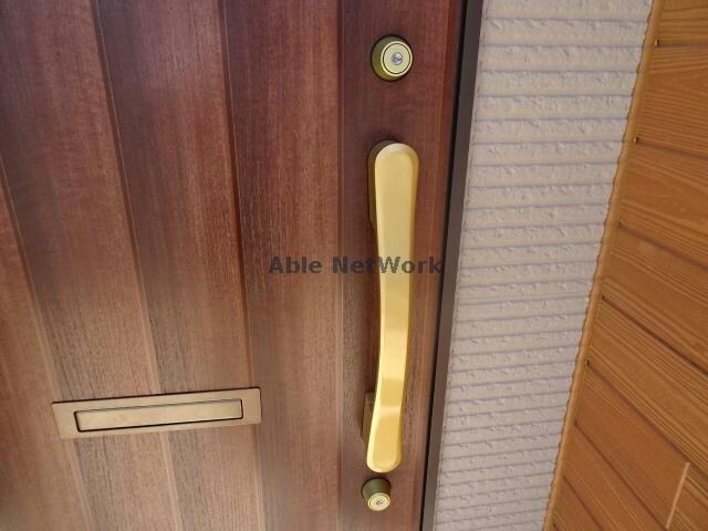 物件外観写真9　(ダブルロックキー)