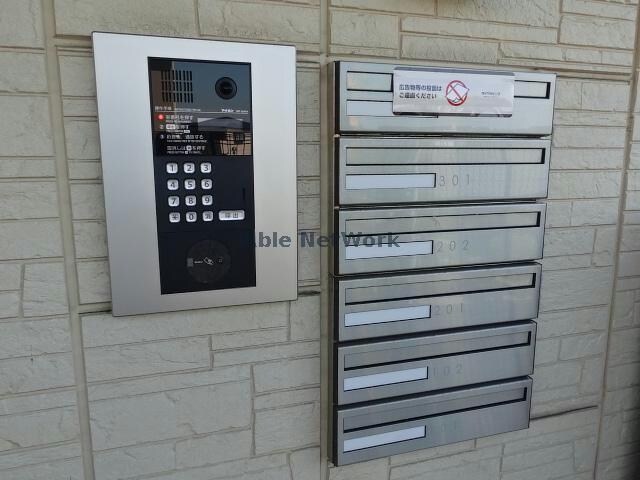 物件外観写真11　(オートロック・レターボックス)