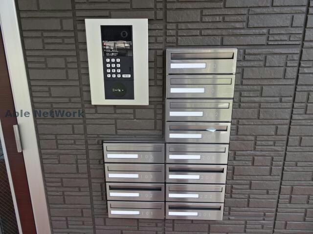 物件外観写真10　(オートロック・レターボックス)