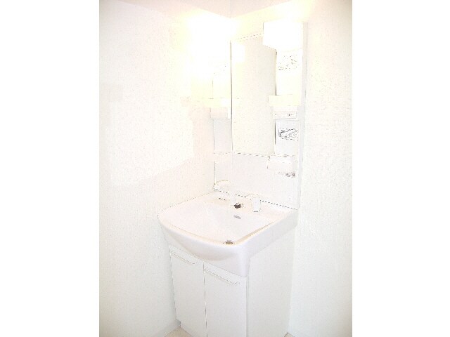 物件内観写真7　(洗面化粧台)