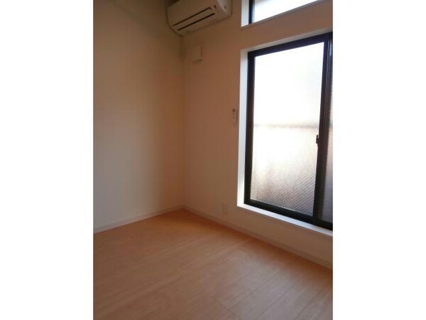 居室(※同タイプ202)