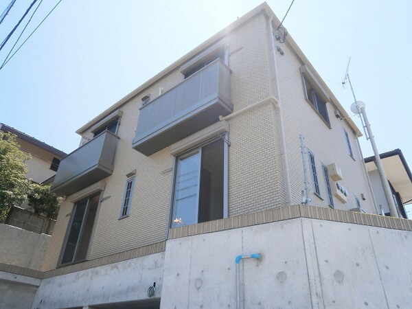 建築中