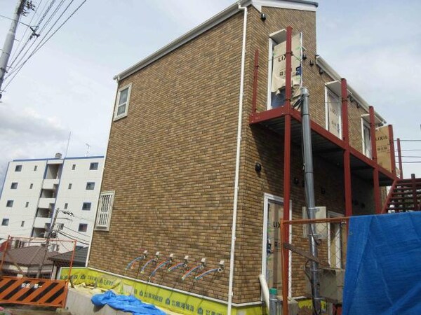 建築中