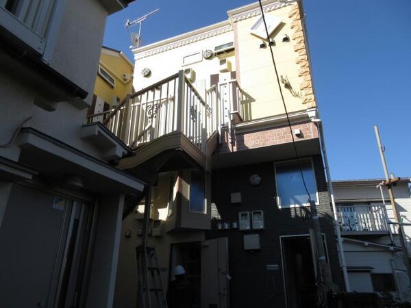 建築中