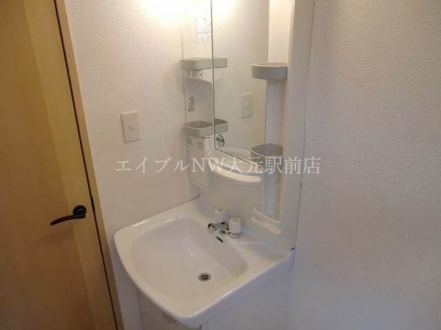 物件内観写真6　(独立洗面台)