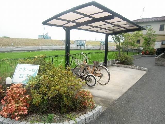 物件内観写真13　(駐輪場)