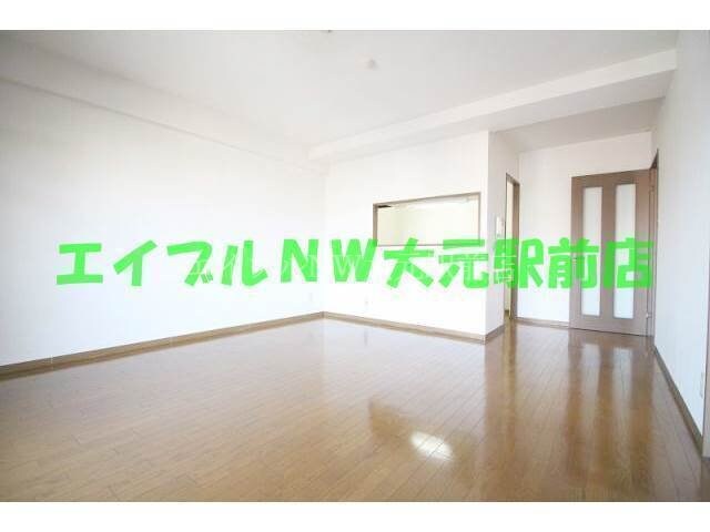 物件内観写真7　(リビング)