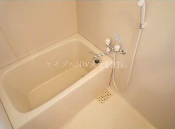 バス／シャワールーム等(別物件の写真です。実際とは異なります。)