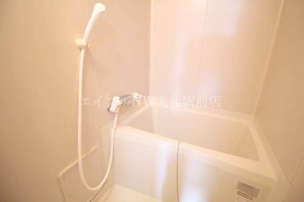 バス／シャワールーム等(同物件別部屋の写真です)