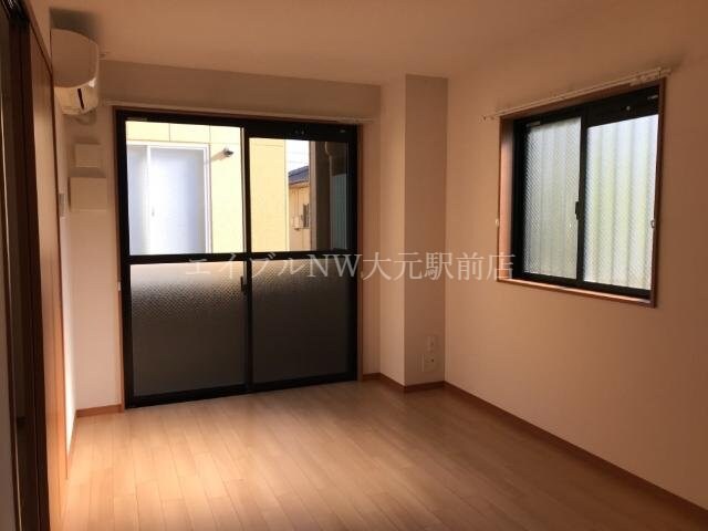 物件内観写真6　(リビング)